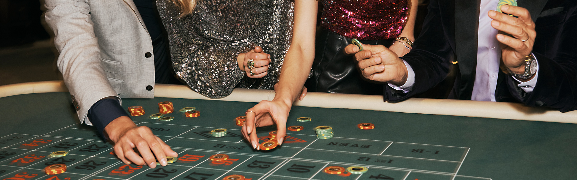 Hands_Chips.jpg Hands_Chips.jpg